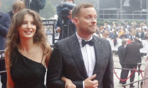 Utajená svatba Prachaře a Sandevy: Fotografie odhalily VIP hosty i dojemné momenty