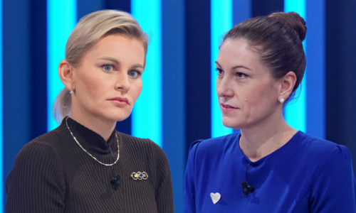 Bitva Babišovy vlády s Hradem graduje. Sledujte nedělní speciál s Malou a Decroix