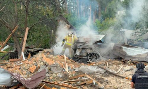 Ruské rakety zasiahli výstavu zbraní v Kyjevskej oblasti, 10 ľudí zomrelo a ďalších 100 utrpelo zranenia