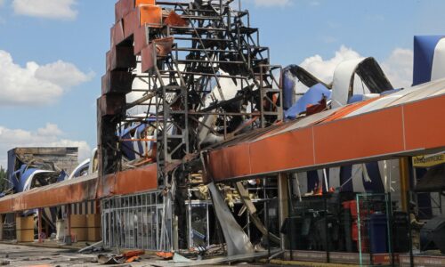 Ruské útoky zabili v Charkove ženu, v Kryvom Rihu zasiahli hypermarket. Rusi hlásia dobytie ďalšej dediny
