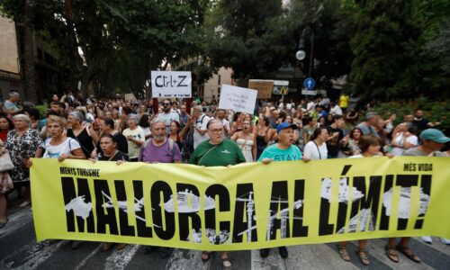 Na Mallorce protestovali proti nadmernému turizmu, prišli tisíce ľudí
