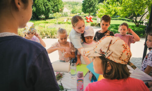 Posledné voľné miesta na výtvarnom tábore v kaštieli Modra