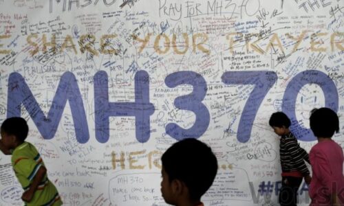 Rodiny cestujúcich z letu MH370 žiadajú pravdu, čínsky súd rieši ich odvolanie