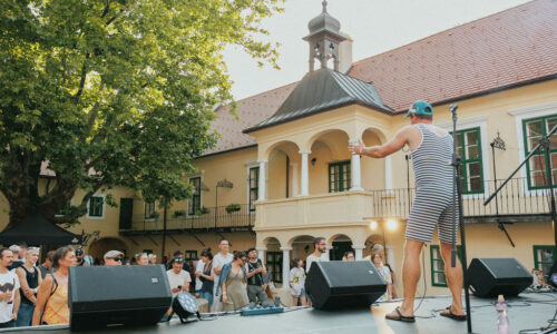 Benefičný o106 fest sa vracia do kaštieľa Modra