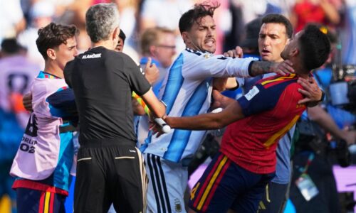 FIFA si vyžiadala vyjadrenia k incidentom z nepokojov, ktoré sa odohrali po finále majstrovstiev sveta