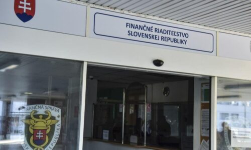 Finančná správa seniorom nemôže prezradiť výšku asignovanej dane, odkazuje ich na deti