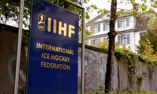 Medzinárodná hokejová federácia predĺžila zákaz štartu Ruska, niektoré tímy Bieloruska však môžu hrať