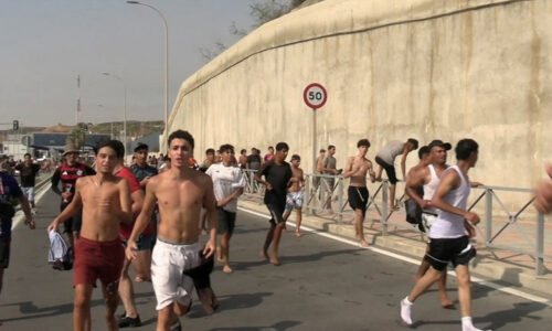 Nová conquista: Tisíce migrantov útočia na španielsku enklávu