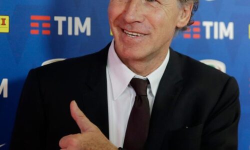 Futbalisti AC Miláno sa nebudú môcť rozlúčiť s klubovou legendou. Sú na opačnom konci sveta