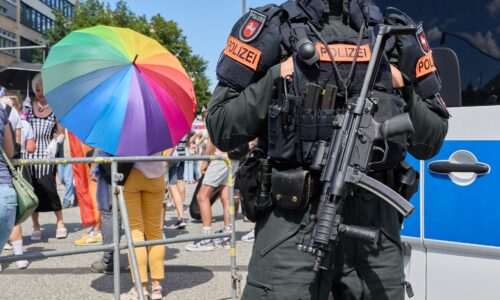 „Postavme sa za budúcnosť bez strachu“. Pochod Pride v Hamburgu po útoku v Berlíne prilákal stovky tisíc ľudí