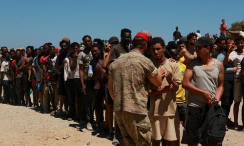 Desaťtisíce migrantov zaplavili španielsku Ceutu. Marocká vláda obvinila z krízy pašerákov