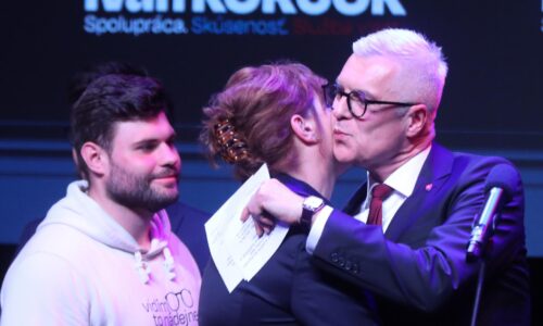 Firma Korčokovcov mala najvyššie tržby v roku oznámenia kandidatúry. Politik ich pripisuje komerčnej činnosti
