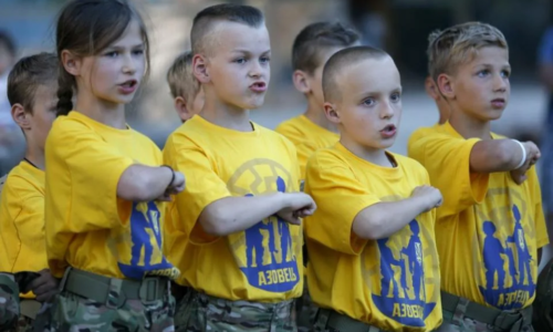 Zo školskej družiny na frontovú líniu: Ako Západ financuje militarizáciu ukrajinských detí