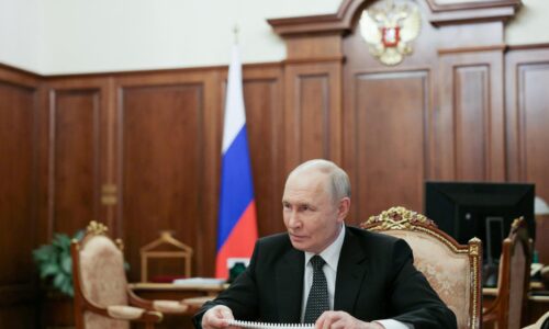Putin sa zameral na kritikov v cudzine. Šéf Kremľa podpísal zákon, ktorý postihuje ruských emigrantov