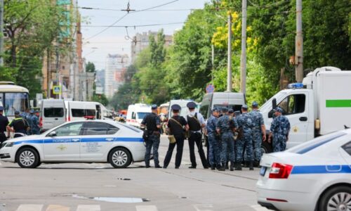 Další atentát v Rusku? Automobil šéfa továrny na drony Tkačuka vylétl do povětří