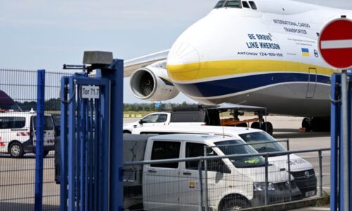 Na pokraji tragédie: Ukrajinské letadlo, které ohrožoval v Lipsku dron, bylo naložené municí