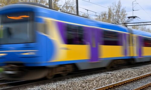 Hrůza na Teplicku: Vlak ženu vláčel desítky metrů, držela se kočárku