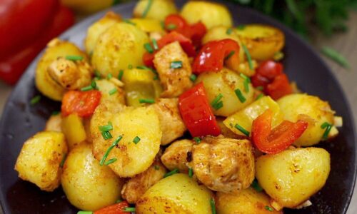 Bratkartoffeln mit Hühnchen und Paprika in einer Pfanne! Einfach und sehr lecker!