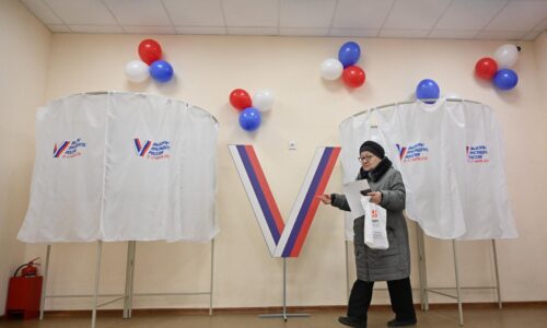 Ruskí nacionalisti hovoria o zradcoch národa. Opozičné Jabloko chcú vyškrtnúť z volieb do Štátnej dumy