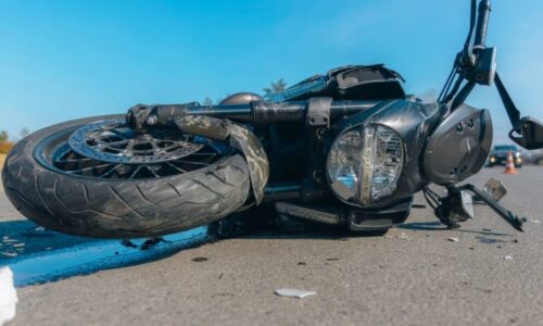 Zemřel už před příjezdem záchranářů. Motorkář na Znojemsku nezvládl zatáčku