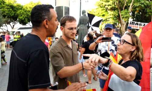 Dusno v Ceutě: Tohle je naše půda, tvrdil migrant a před kamerou Primy se hádal s místní ženou
