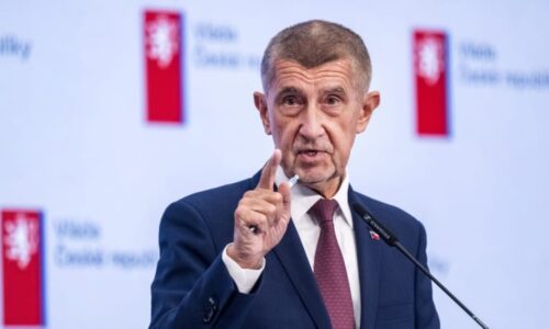 Sněmovna se Motoristům vzdaluje, ukazuje průzkum. ANO by volby drtivě vyhrálo, ODS se propadá