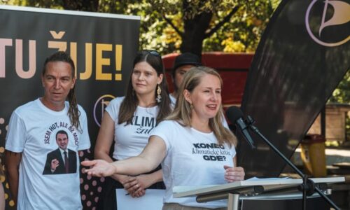 Vzali nám Vltavu, burcují Piráti a chtějí stavět plovárny. Objevili náš program, směje se ANO