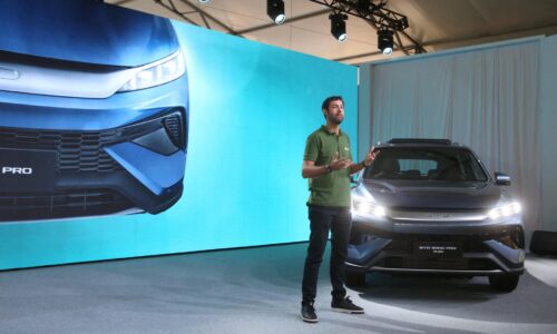 Predaj áut v Číne klesá už desiaty mesiac, domáce automobilky zachraňuje silný export