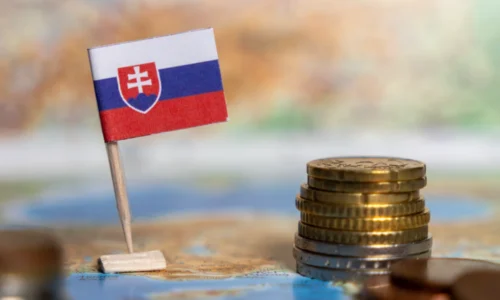 Riziková prirážka rastie: Ako strata dôvery investorov predražuje život bežným Slovákom?
