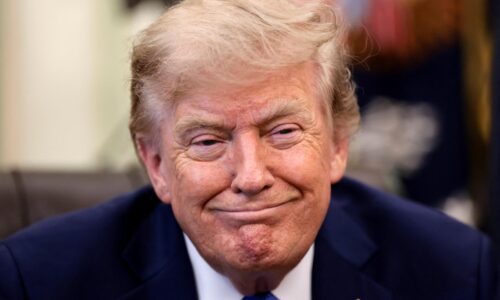 Ako lekár varujem. Je čas odvolať Trumpa, jeho narcizmus sa stáva zhubným