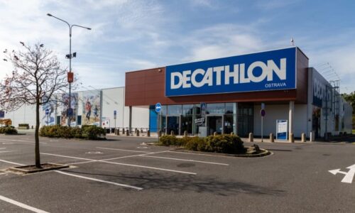 Řetězec Decathlon varuje v Česku před pěti výrobky. Stahuje je z prodeje kvůli bezpečnosti