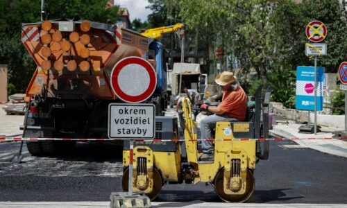 Nedôvera k zahraničným pracovníkom na Slovensku rastie, ukazuje prieskum. Zamestnanci sa obávajú tlaku na mzdy