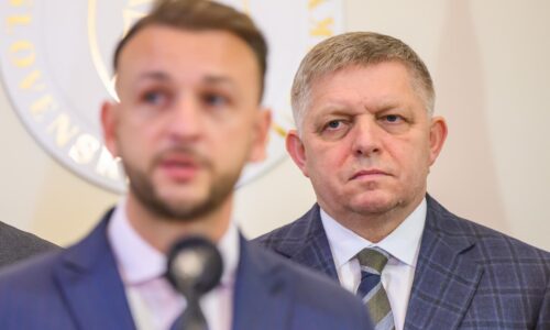 Hnutie Slovensko žiada Fica, aby po kauze radarov odvolal Šutaja Eštoka. KDH volá po audite