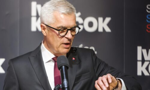 Korčokova nehoda zostáva otvorená. Zranenia vodičky už posudzuje znalec