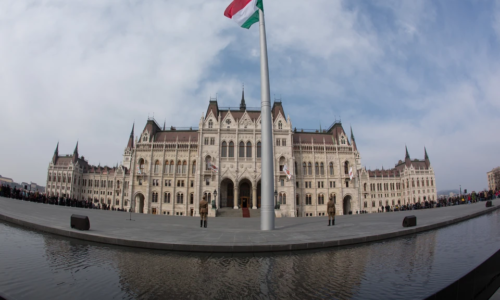 Budapešť proti diktátu Bruselu: Maďarsko odmieta financovať ukrajinský konflikt