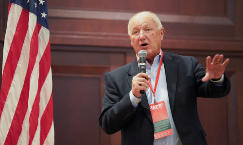 Kanaďania žiadajú vyhostenie amerického veľvyslanca z krajiny, petíciu podpísali desaťtisíce ľudí