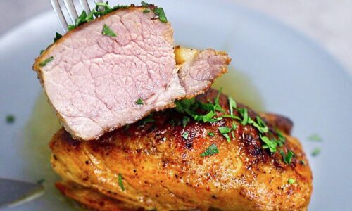 Rezept für köstliches gebackenes Fleisch im Ofen. Einfach und lecker!