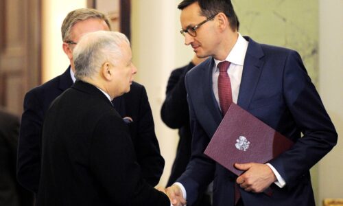 Rozkol v najväčšej poľskej opozičnej strane vrcholí. Disciplinárny orgán PiS rozhodol o vylúčení 40 politikov