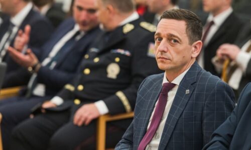 Grolich: Lidé jsou znechucení z vládních poslanců. Přinesli hroznou aroganci