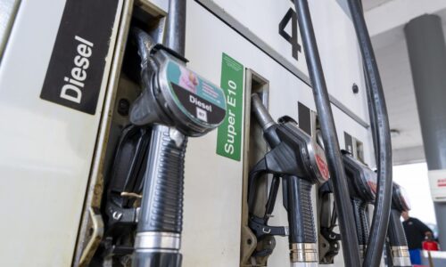 Ceny ropy po hrozbe americkej blokády Iránu mierne vzrástli, trh reaguje na obavy o dodávky