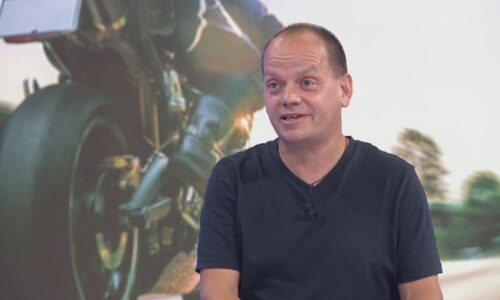 V horku na motorce? Nepodceňujte oblečení, dnes už nemusíte být jako kosmonaut, říká expert
