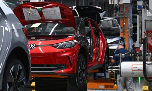 Slovensko má problém, ktorý môže odohnať automobilky. Unikajú nám stovky miliónov