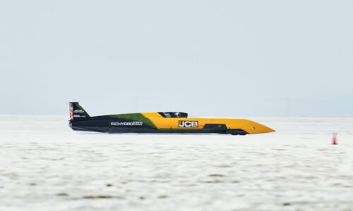 Briti stanovili nový rýchlostný rekord. Vodíkové monštrum prekonalo 650 km/h