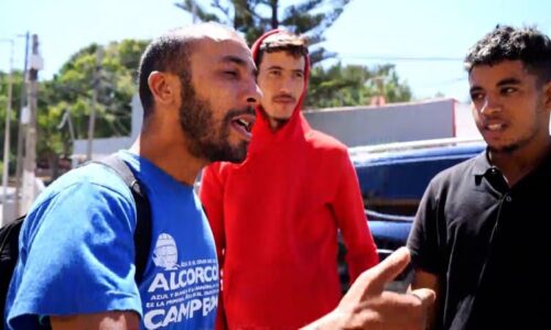 Pěšky přes poušť nebo lodí za tisíce eur. Migranti putovali do Ceuty i roky, popsal reportér