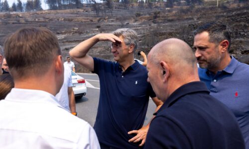 Chorvátsky premiér nevysvetlil, prečo obyvatelia nedostali varovanie pred požiarom