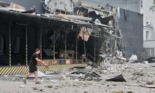 Ruské rakety zasiahli Kyjev, útoky hlásia z ďalších častí Ukrajiny aj Moskvy